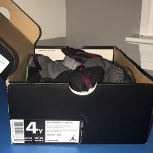 Grade school size Jordan Son Of Mars sneakers